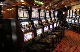 lapakhuda mobile app home screen showing slot tournaments and live casino access